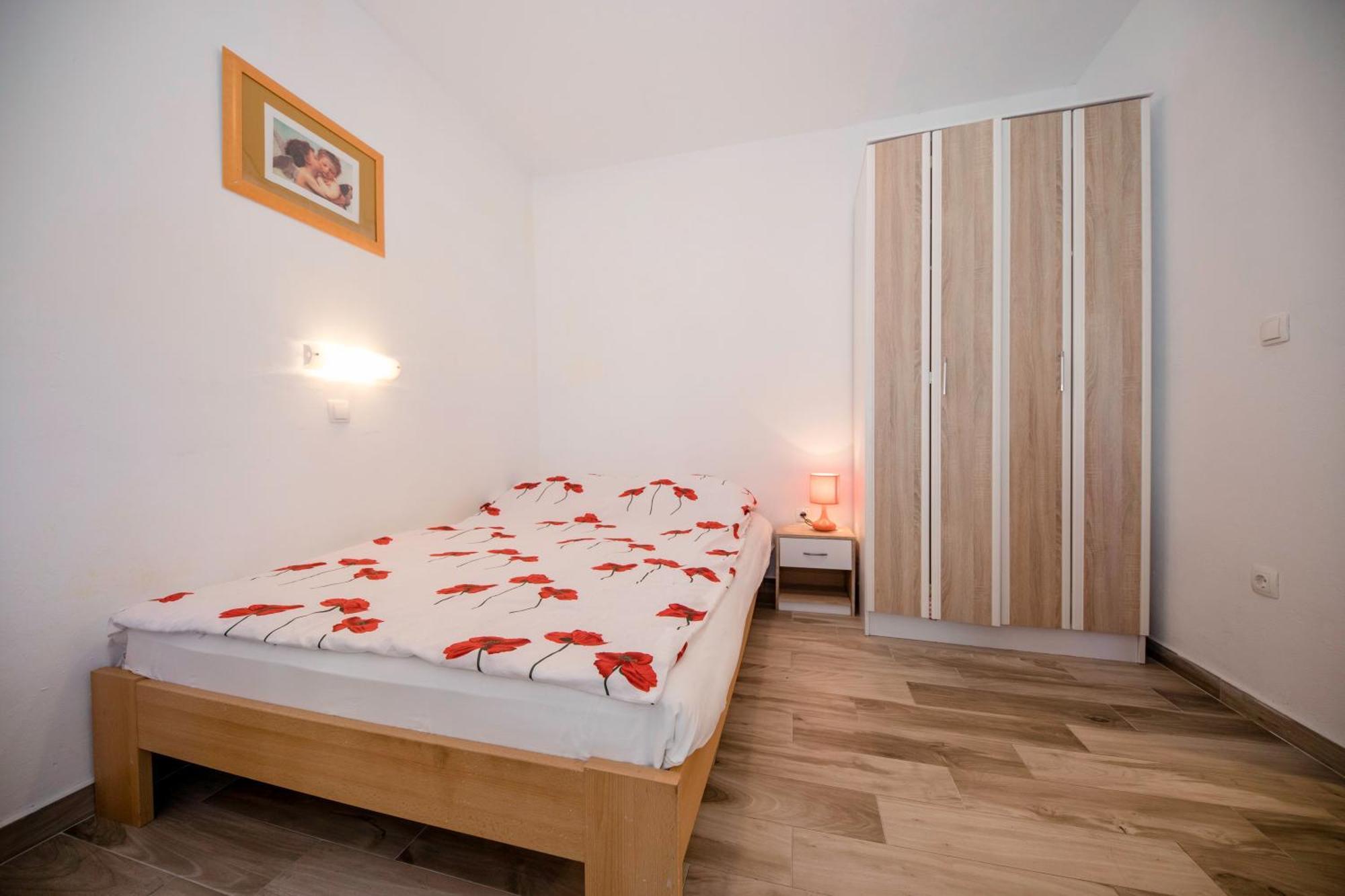 Ferienwohnung Kazo Rab Town Exterior foto